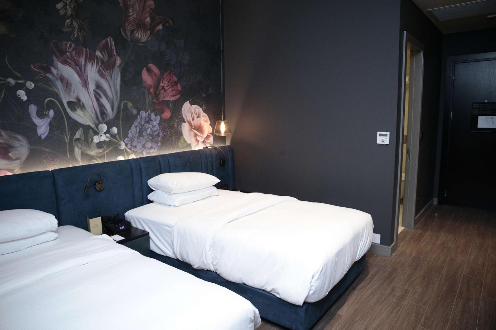 Twin Room,1552667095:JPEG